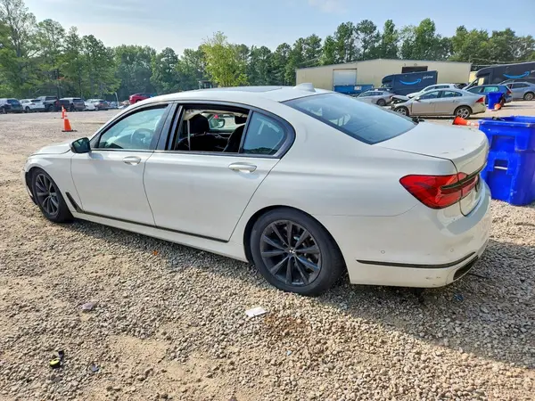 WBA7E4C57KGV70499 2019 BMW 7ER - Image 2