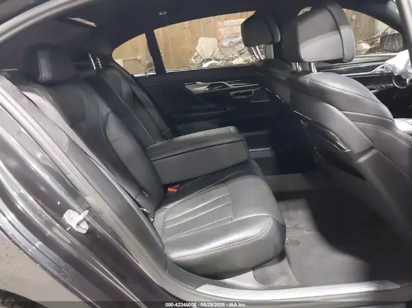 WBA7E4C58KGV70088 2019 BMW 7ER - Image 8