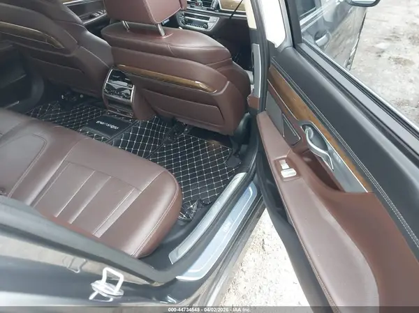 WBA7E4C59HGU99122 2017 BMW 7ER - Image 8