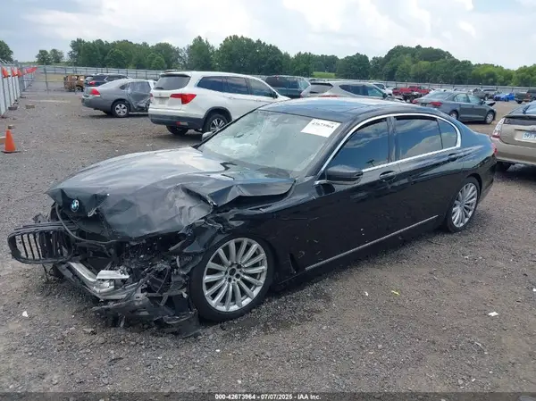 WBA7E4C59HGU99556 2017 BMW 7ER - Image 2