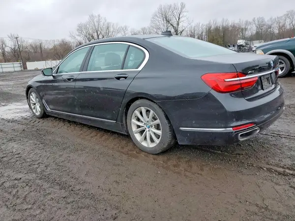 WBA7E4C59HGU99833 2017 BMW 7ER - Image 2