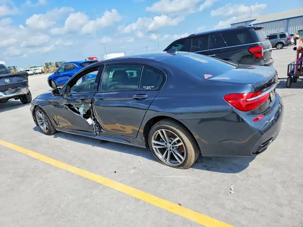 WBA7E4C59KGV28271 2019 BMW 7ER - Image 2