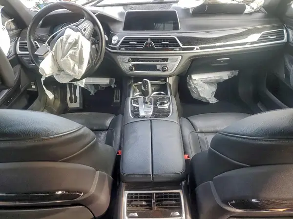 WBA7E4C59KGV70021 2019 BMW 7ER - Image 8