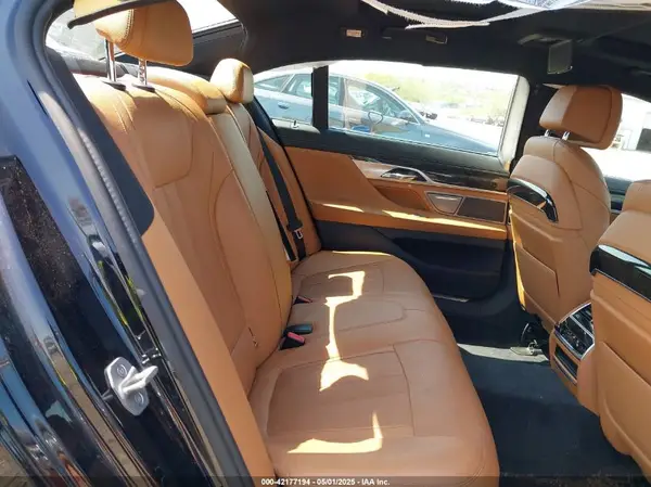 WBA7E4C5XHGU99243 2017 BMW 7ER - Image 8