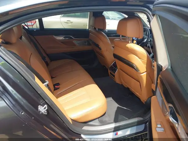 WBA7F0C30HGM21607 2017 BMW 7ER - Image 8