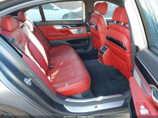 WBA7F0C30HGM22255 2017 BMW 7ER - Image 8