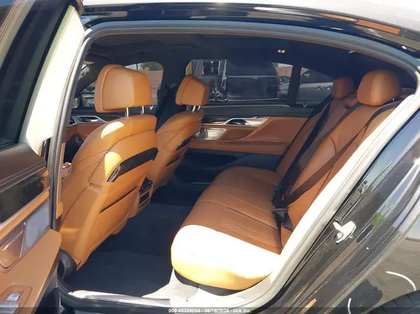WBA7F0C31HGM21535 2017 BMW 7ER - Image 8