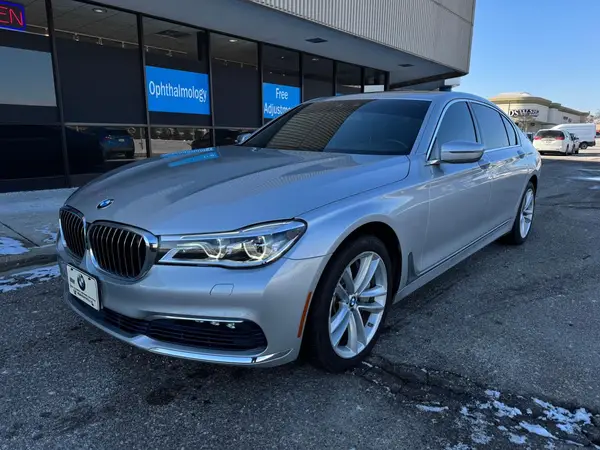 WBA7F0C31HGM21647 2017 BMW 7ER - Image 2