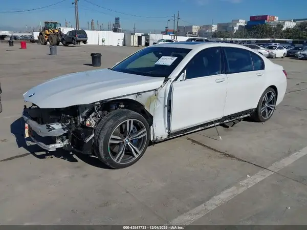 WBA7F0C31HGM21700 2017 BMW 7ER - Image 2