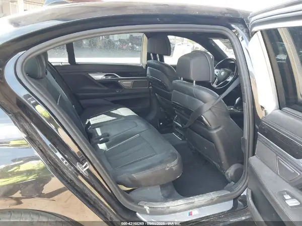 WBA7F0C31HGM21857 2017 BMW 7ER - Image 8