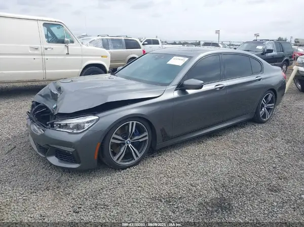 WBA7F0C31HGM21874 2017 BMW 7ER - Image 2