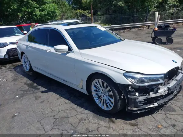 WBA7F0C31HGM22037 2017 BMW 7ER - Image 1