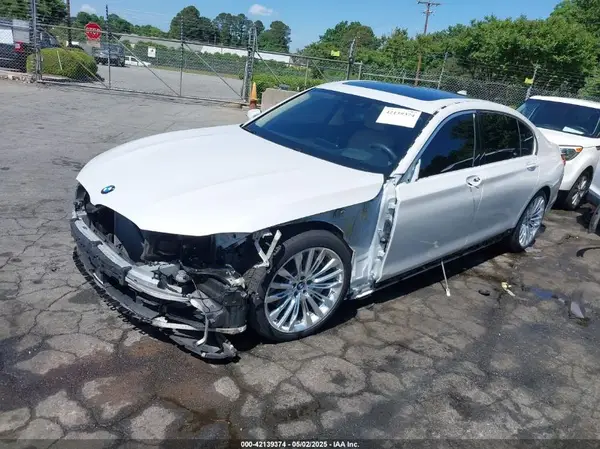 WBA7F0C31HGM22037 2017 BMW 7ER - Image 2