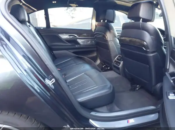 WBA7F0C31HGM22149 2017 BMW 7ER - Image 8