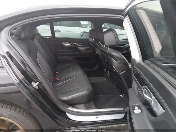 WBA7F0C32HGM21544 2017 BMW 7ER - Image 8
