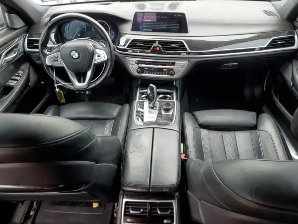 WBA7F0C32HGM21558 2017 BMW 7ER - Image 8