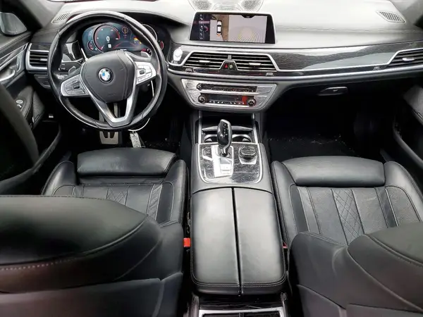 WBA7F0C32HGM21673 2017 BMW 7ER - Image 8