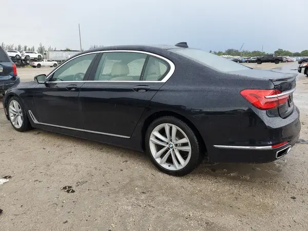 WBA7F0C32HGM21737 2017 BMW 7ER - Image 2