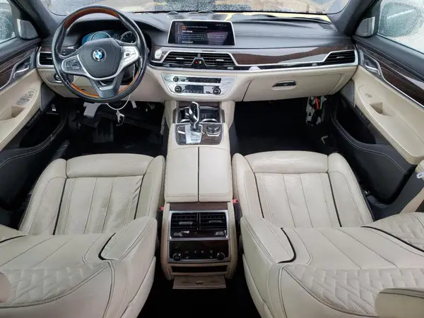 WBA7F0C32HGM21737 2017 BMW 7ER - Image 8