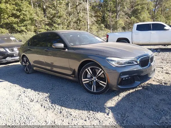 WBA7F0C33HGM22024 2017 BMW 7ER - Image 1