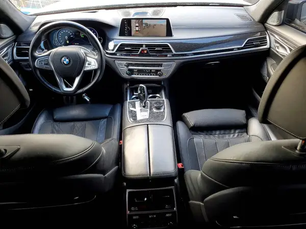 WBA7F0C34HGM21674 2017 BMW 7ER - Image 8