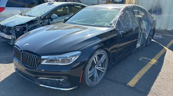 WBA7F0C35HGM21697 2017 BMW 7ER - Image 2