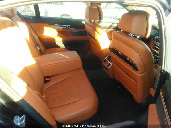 WBA7F0C35HGM22087 2017 BMW 7ER - Image 8