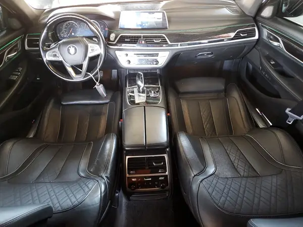 WBA7F0C37HGM21894 2017 BMW 7ER - Image 8