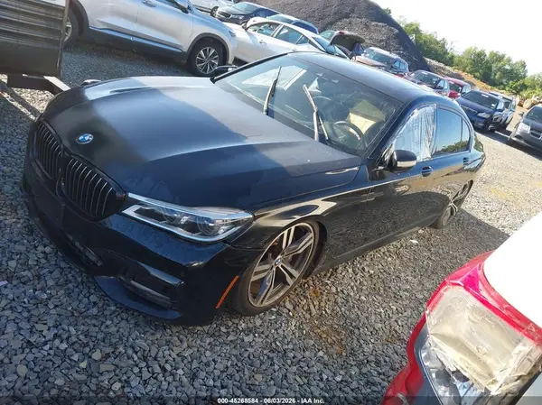 WBA7F0C37HGM22110 2017 BMW 7ER - Image 2