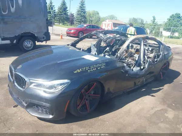 WBA7F0C38HGM21869 2017 BMW 7ER - Image 2