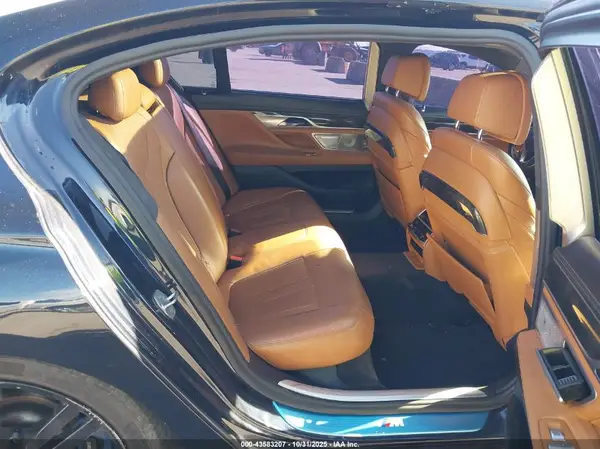 WBA7F0C39HGM21606 2017 BMW 7ER - Image 8