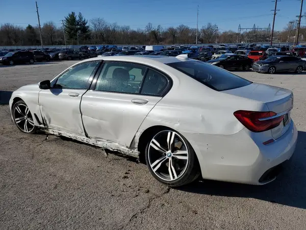 WBA7F0C39HGM22030 2017 BMW 7ER - Image 2