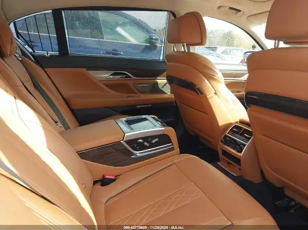 WBA7F0C50GGM20392 2016 BMW 7ER - Image 8