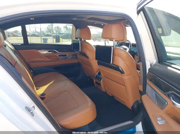 WBA7F0C50HGM20989 2017 BMW 7ER - Image 8