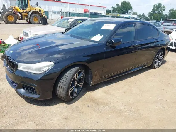 WBA7F0C51GGM20465 2016 BMW 7ER - Image 2