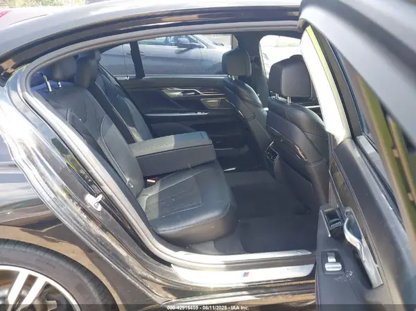WBA7F0C51GGM20465 2016 BMW 7ER - Image 8