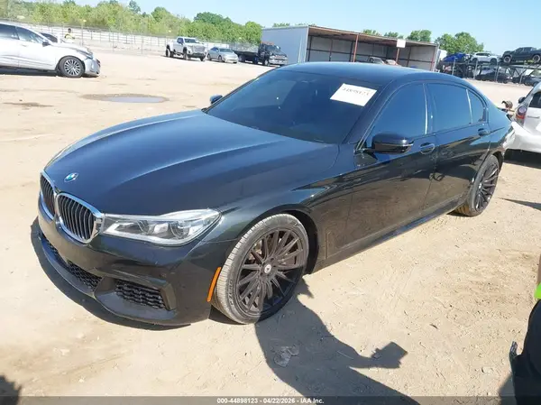 WBA7F0C51JGM22630 2018 BMW 7ER - Image 2