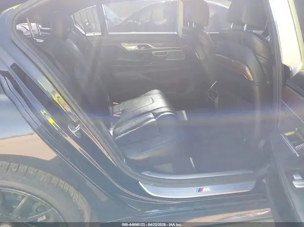 WBA7F0C51JGM22630 2018 BMW 7ER - Image 8