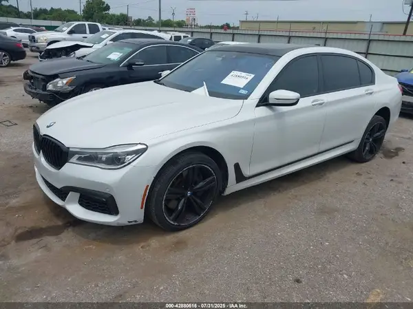 WBA7F0C51JGM22868 2018 BMW 7ER - Image 2