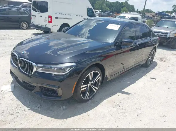 WBA7F0C51JGM23602 2018 BMW 7ER - Image 2