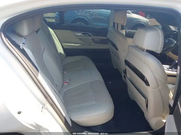WBA7F0C52GGL99450 2016 BMW 7ER - Image 8
