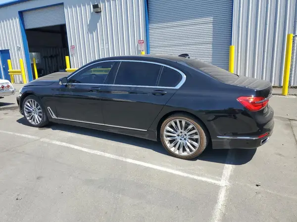 WBA7F0C52GGL99982 2016 BMW 7ER - Image 2