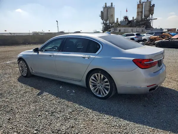 WBA7F0C52HGM21173 2017 BMW 7ER - Image 2