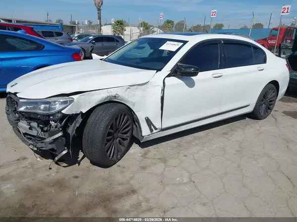 WBA7F0C52JGM22846 2018 BMW 7ER - Image 2