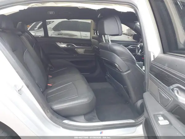 WBA7F0C52JGM23107 2018 BMW 7ER - Image 8