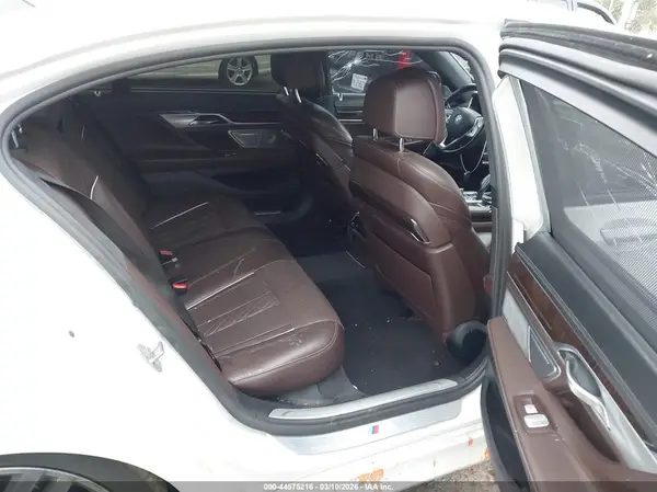 WBA7F0C52JGM23673 2018 BMW 7ER - Image 8
