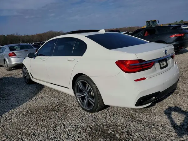 WBA7F0C52KGM24985 2019 BMW 7ER - Image 2