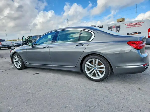 WBA7F0C52KGM25909 2019 BMW 7ER - Image 2