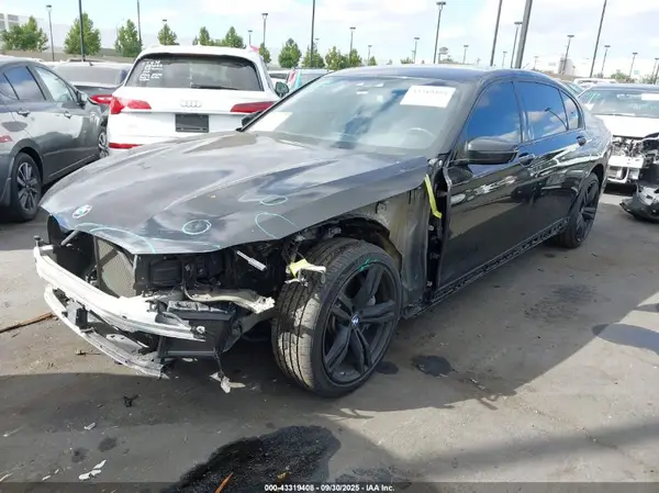WBA7F0C53GGL99859 2016 BMW 7ER - Image 2