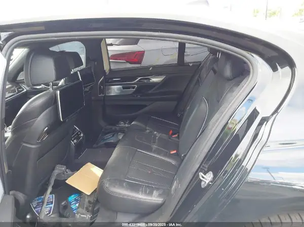 WBA7F0C53GGL99859 2016 BMW 7ER - Image 8